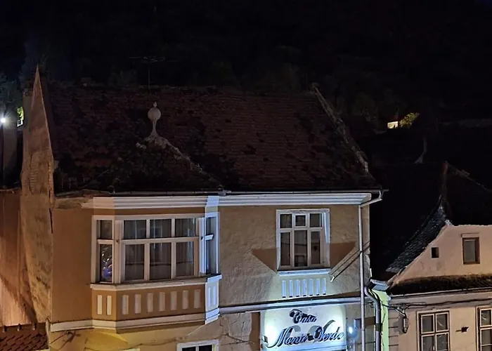 Alpine Sunrise - Old Center Apartment Brasov