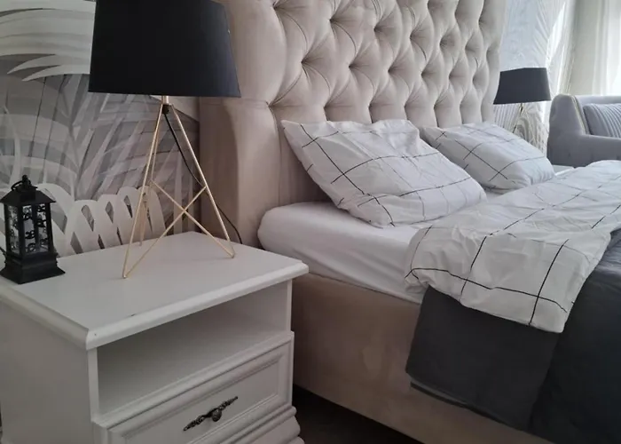 Alpine Sunrise - Old Center Apartment