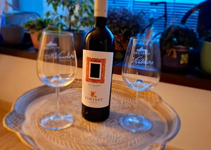 Alpine Sunrise - Old Center Apartment *