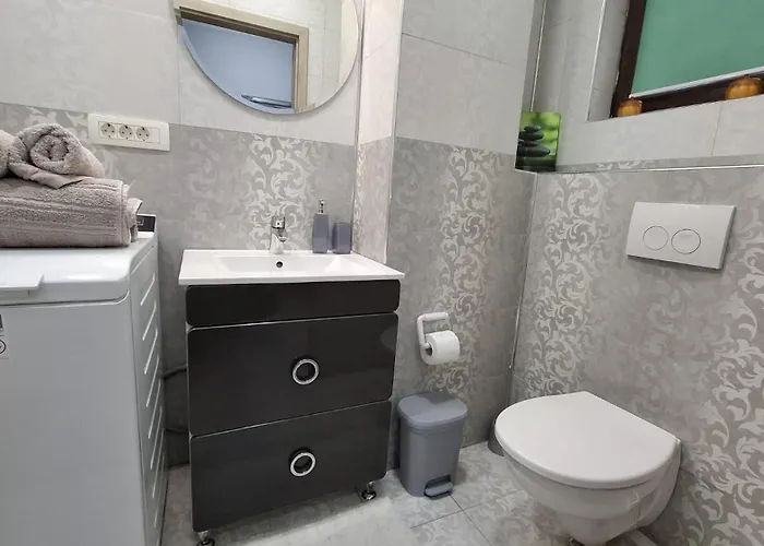 Alpine Sunrise - Old Center Apartment *