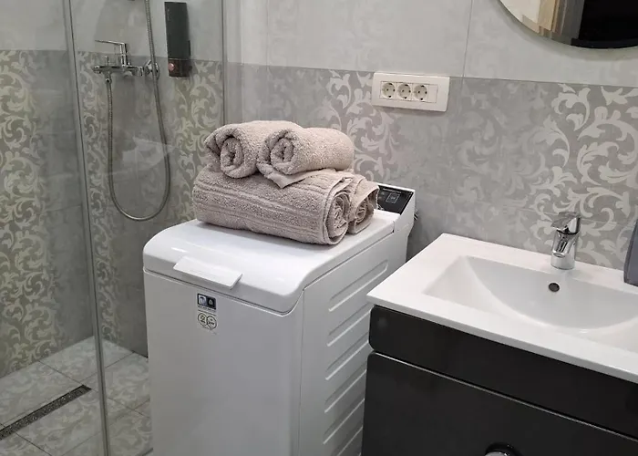 Alpine Sunrise - Old Center Apartment